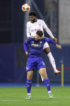 Dinamo Zagreb v KRC Genk: Group H - UEFA Europa League Angelo Preciado of Genk gets up for a header during the UEFA Europa League group H match between Dinamo Zagreb and KRC Genk at Maksimir Stadium on November 25, 2021 in Zagreb, Croatia. MarkoxPrpic PIXSELL