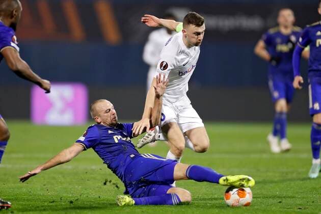 ZAGREB, CROATIA - NOVEMBER 25 : IBryan Heynen midfielder of KRC Genk during the UEFA Europa League Group stage H match between Dinamo Zagreb and Krc Genk on November 25, 2021 in Zagreb, Croatia, 25 11 2021 ( Dinamo Zagreb v Krc Genk - UEFA Europa League PhotoNews Panoramic 