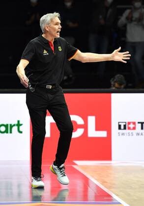 25.11.2021 - Basketball - Länderspiel - Qualifikation Weltmeisterschaft- World Cup European Qualifiers - Deutschland ( Germany ) vs Estland ( Estonia ) - - Gordon Herbert ( Bundestrainer Headcoach Deutschland ) aufgeregt