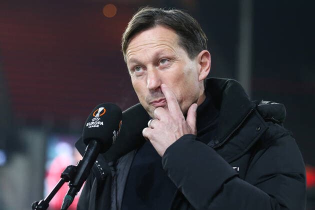 Eindhoven, Niederlande 25. November 2021: Europa League - 2021 2022 - PSV Eindhoven vs. Sturm Graz Trainer Roger Schmidt (PSV Eindhoven) Philips-Stadion Copyright: xFotostandx xvanxderxVeldenx