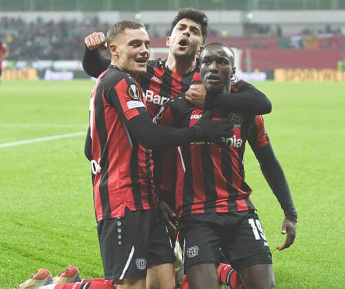Europa League : Bayer 04 Leverkusen - Celtic Glasgow 25.11.2021 Torjubel rechts Moussa Diaby (LEV) nach dem 3:2 DFL REGULATIONS PROHIBIT ANY USE OF PHOTOGRAPHS AS IMAGE SEQUENCES AND OR QUASI-VIDEO EDITORIAL USE ONLY !