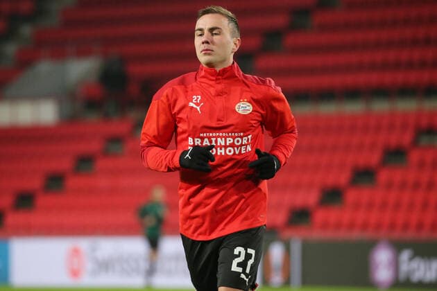 Eindhoven, Niederlande 25. November 2021: Europa League - 2021 2022 - PSV Eindhoven vs. Sturm Graz Mario Goetze Götze (PSV Eindhoven) Philips-Stadion Copyright: xFotostandx xvanxderxVeldenx