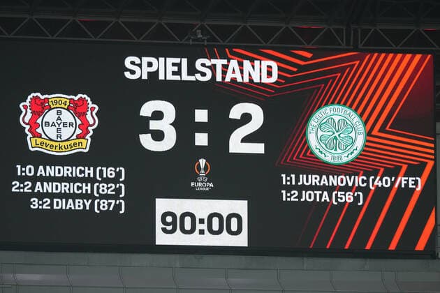 GER, UEFA EL Bayer 04 Leverkusen (GER) vs. Celtic Glasgow (SOC) 25.11.2021, BayArena, Leverkusen, Europalegue, Gruppenhase, 5. Spieltag, GER, UEFA EL Bayer 04 Leverkusen (GER) vs. Celtic Glasgow (SOC), im Bild: Endstand 3:2