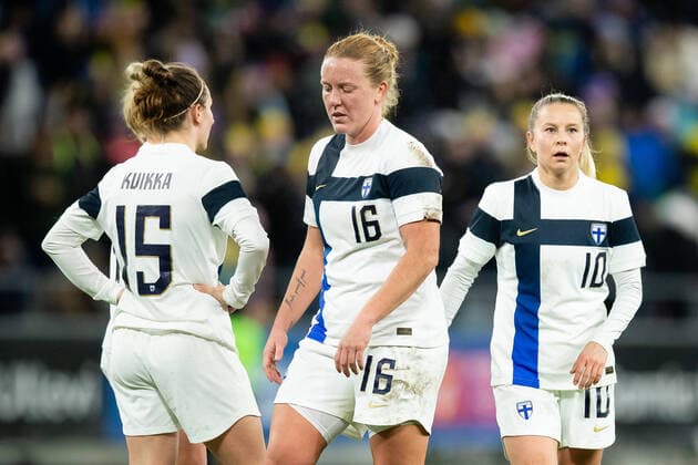 211125 Anna Westerlund of Finland looks dejected after the FIFA Women s World Cup Qualifier football match between Sweden and Finland on November 25, 2021 in Göteborg. Photo: Michael Erichsen BILDBYRAN COP 89 CS0237 bbeng dam fifa women s world cup qualifier finland football fotball fotboll kval qualifier soccer sverige sweden vm-kval depp Copyright: MICHAELxERICHSEN BB211125MI097