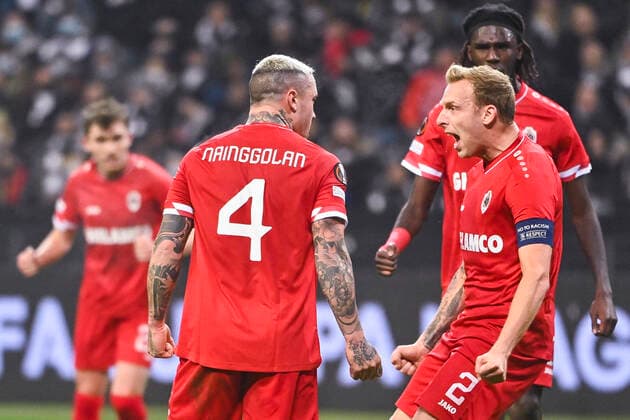 Antwerp s Radja Nainggolan, Antwerp s Pierre Junior Dwomoh and Antwerp s Ritchie De Laet celebrate after scoring during a soccer game between German Eintracht Frankfurt and Belgian Royal Antwerp FC, Thursday 25 November 2021 in Frankfurt, Germany, game five (out of six) in Group D of the UEFA Europa League group stage. LAURIExDIEFFEMBACQ  x3143511x