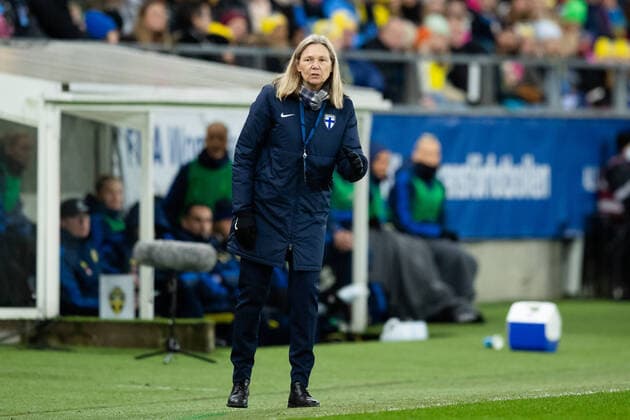 211125 Head coach Anna Signeul of Finland during the FIFA Women s World Cup Qualifier football match between Sweden and Finland on November 25, 2021 in Göteborg. Photo: Michael Erichsen BILDBYRAN COP 89 CS0237 bbeng dam fifa women s world cup qualifier finland football fotball fotboll kval qualifier soccer sverige sweden vm-kval Copyright: MICHAELxERICHSEN BB211125MI131