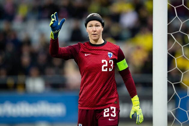 211125 Goalkeeper Tinja-Riikka Korpela of Finland during the FIFA Women s World Cup Qualifier football match between Sweden and Finland on November 25, 2021 in Göteborg. Photo: Michael Erichsen BILDBYRAN COP 89 CS0237 bbeng dam fifa women s world cup qualifier finland football fotball fotboll kval qualifier soccer sverige sweden vm-kval Copyright: MICHAELxERICHSEN BB211125MI139