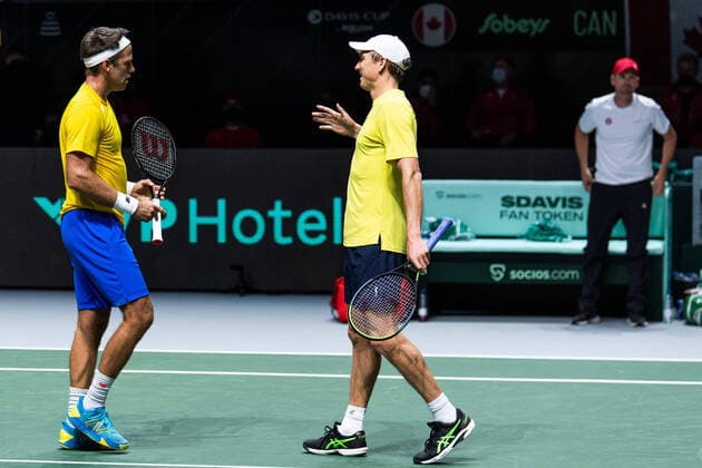 211125 AndrÃ Göransson and Robert Lindstedt of Sweden celebrate during the Davis Cup Finals group stage tennis match between Canada and Sweden on November 25, 2021 in Madrid. Photo: Mathias Bergeld BILDBYRAN kod MB MB0271 tennis davis cup davis cup finals davis cup finals 2021 canada sweden bbeng sverige kanada jubel Copyright: MATHIASxBERGELD BB211125MB108