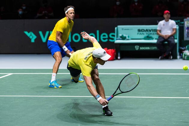 211125 Robert Lindstedt and AndrÃ Göransson of Sweden during the Davis Cup Finals group stage tennis match between Canada and Sweden on November 25, 2021 in Madrid. Photo: Mathias Bergeld BILDBYRAN kod MB MB0271 tennis davis cup davis cup finals davis cup finals 2021 canada sweden bbeng sverige kanada Copyright: MATHIASxBERGELD BB211125MB110