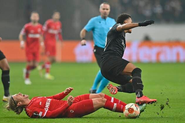FRANKFURT, GERMANY - NOVEMBER 25 : Viktor Fischer forward of Antwerp FC and Tuta defender of Eintracht Frankfurt during the UEFA Europa League Group stage D match between Eintracht Frankfurt and Royal Antwerp FC on November 25, 2021 in Frankfurt, Germany, 25 11 21 ( Frankfurt v Antwerp FC - UEFA Europa League PhotoNews Panoramic 