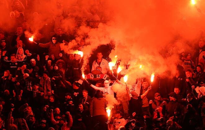 Fans of Legia Warsaw set off red flares Leicester City v Legia Warsaw, UEFA Europa League football match, Group C, King Power Stadium, Leicester, UK - 25 November 2021 Photo: Michael Zemanek Newspix.pl --- Newspix.pl  MZ2_5675A