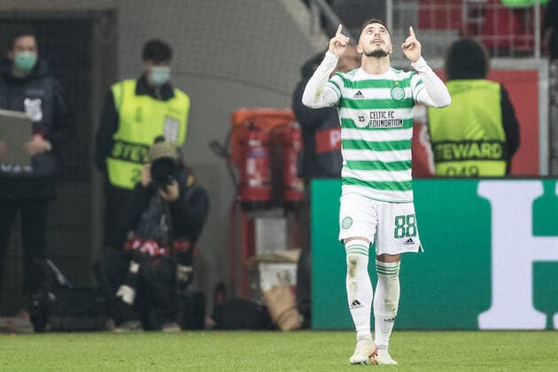 UEL: Bayer 04 Leverkusen - Celtic FC; 25.11.2021 Josip Juranovic (Celtic FC, 88) nach dem Treffer UEL: Bayer 04 Leverkusen - Celtic FC, BayArena Leverkusen Copyright: xBEAUTIFULxSPORTS Wunderlx