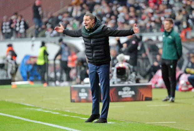 25.11.2021, xovx, Fußball UEFA Europa League, Eintracht Frankfurt - Royal Antwerpen Trainer Brian Priske (Royal Antwerpen), Freisteller (DFL DFB REGULATIONS PROHIBIT ANY USE OF PHOTOGRAPHS as IMAGE SEQUENCES and or QUASI-VIDEO) emspor Frankfurt