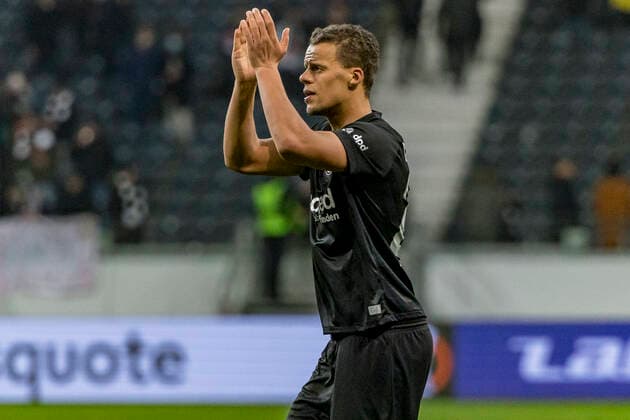UEFA Europa League, Eintracht Frankfurt vs. Royal Antwerpen FC, Frankfurt, Deutsche Bank Park, 25.11.2021 Timothy Chandler (Eintracht Frankfurt 22), Eintracht Frankfurt vs. Royal Antwerpen FC, Frankfurt, Deutsche Bank Park, 25.11.2021 Copyright: xBEAUTIFULxSPORTS Gawlikx