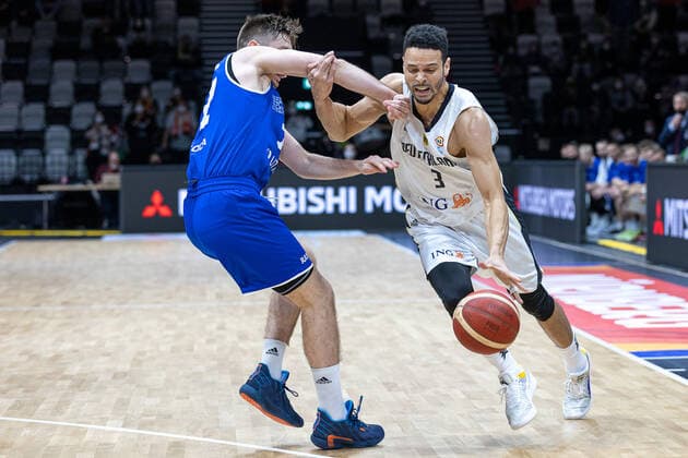 Kristian Kullamae (Estland, 77), Dominic Lockhart (Deutschland, 03) Deutschland vs. Estland, Basketball, WM Qualifikation 2023, Gruppe D, 25.11.2021 Foto:EIBNER Guener Santemiz Deutschland vs. Estland, Basketball, WM Qualifikation 2023, Gruppe D, 25.11.2021 Nuernberg Copyright: xEIBNER GuenerxSantemizx EP_GSZ