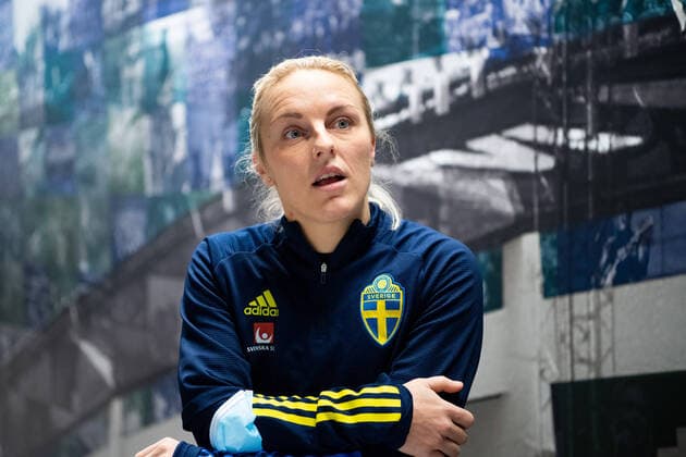 211126 Mimmi Larsson of the Swedish women s national football team after a training session on November 26, 2021 in Göteborg. Photo: Daniel Stiller BILDBYRAN kod DS DS0223 fotboll football soccer fotball vm-kval kval fifa women s world cup qualifier qualifier träning presskonferens training practice press conference, PK, Pressekonferenz sverige sweden dam bbeng Copyright: DANIELxSTILLER BB211126DS024