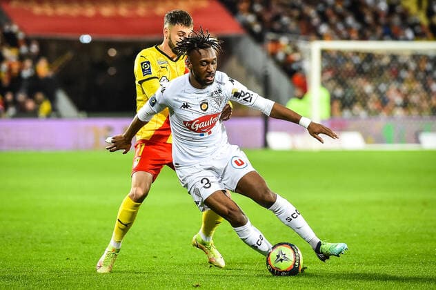 Jonathan CLAUSS of Lens and Souleyman DOUMBIA of Angers FOOTBALL : RC Lens vs Angers SCO - Ligue 1 Uber Eats - 26 11 2021 MatthieuMirville Panoramic 