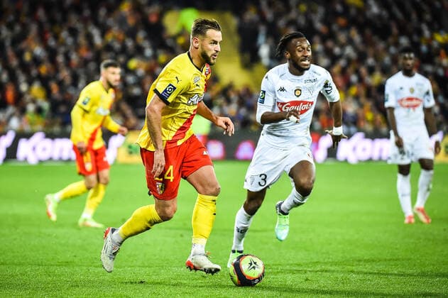 Jonathan GRADIT of Lens and Souleyman DOUMBIA of Angers FOOTBALL : RC Lens vs Angers SCO - Ligue 1 Uber Eats - 26 11 2021 MatthieuMirville Panoramic 