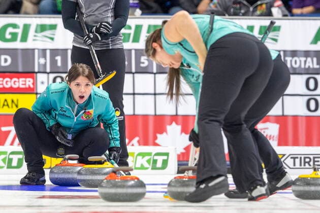 November 26, 2021, Saskatoon, SK, Canada: Team Scheidegger skip Casey Scheidegger instructs her team against Team Homan during Draw 17 of the 2021 Canadian Olympic curling trials in Saskatoon, Friday, November 26, 2021. Casey Scheidegger  - ZUMAc35_ 20211126_zaf_c35_168 Copyright: xLiamxRichardsx