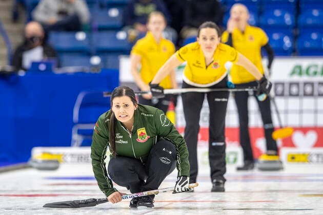 November 26, 2021, Saskatoon, SK, Canada: Team Walker third Kate Cameron throws against Team Harrison during Draw 17 of the 2021 Canadian Olympic curling trials in Saskatoon, Friday, November 26, 2021. Kate Cameron  - ZUMAc35_ 20211126_zaf_c35_193 Copyright: xLiamxRichardsx