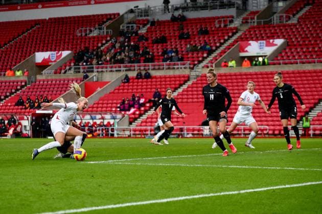Beth Mead ( 7 England) is tackled in the box during the FIFA Women?s World Cup UEFA qualifier between England and Austria at Stadium of Light in Sunderland, England on November 27, 2021. FIFA Women?s World Cup UEFA Qualifier - Group D Kieran Riley England v Austria 