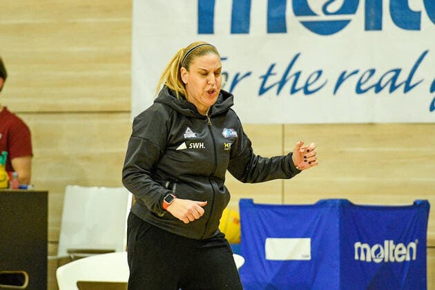 Halle, Deutschland 27. November 2021: 1.BBL - Damen - 2021 2022 - Gisa Lions SV Halle vs. TSV 1880 Wasserburg Head Coach Katherina Hadzidaki (Halle) SWH.arena Sachsen Anhalt Copyright: xFotostandx xxBallaschx