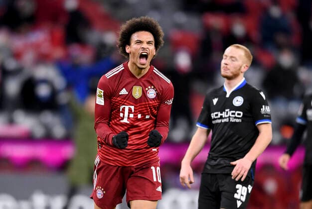 Bilder des Jahres 2021, Sport 11 November Sport Themen der Woche KW47 Fussball 1. Bundesliga Saison 2021 2022 13. Spieltag FC Bayern Muenchen - Arminia Bielefeld 27.11.2021 Torschuetze zum 1-0 ,. Jubel Leroy Sane (FC Bayern Muenchen) *** Football 1 Bundesliga Season 2021 2022 13 Matchday FC Bayern Muenchen Arminia Bielefeld 27 11 2021 Goalscorer to 1 0 , Cheers Leroy Sane FC Bayern Muenchen