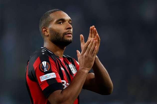Leverkusen, Deutschland, UEFA Europa League, 5. Spieltag Bayer 04 Leverkusen : Celtic Glasgow 3- 2 25. 11. 2021 in der Bay Arena in Leverkusen Jonathan TAH (LEV)