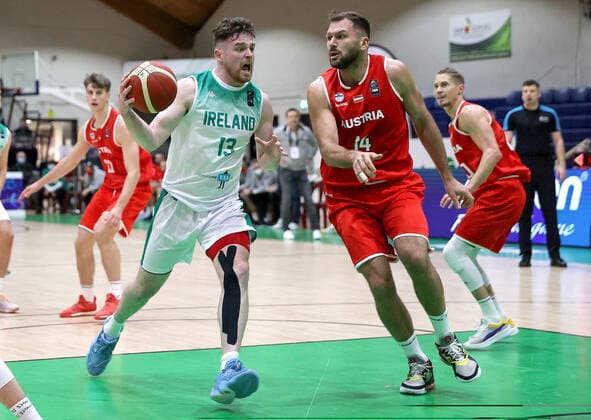 2023 FIBA Men s EuroBasket Qualifier, National Basketball Arena, Tallaght, Dublin 28 11 2021 Ireland vs Austria Ireland s Jordan Blount and Jozo Rados of Austria Jordan Blount and Jozo Rados 28 11 2021  Copyright: x INPHO BryanxKeanex INP29764