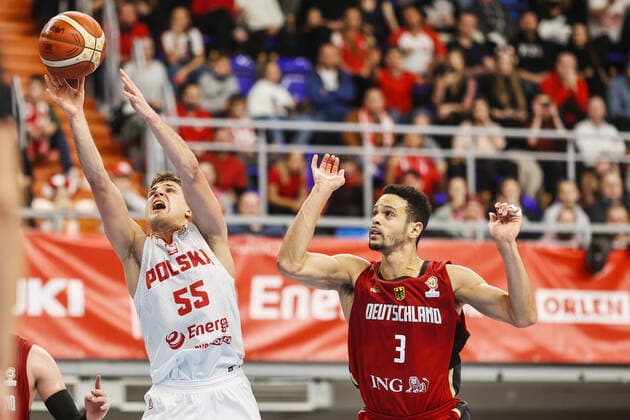 Basketball, WM Quali, Polen - Deutschland 28.11.2021 LUBLIN, HALA GLOBUS¨KOSZYKOWKA (BASKETBALL) , KWALIFIKACJE MISTRZOSTW SWIATA FIBA ( FIBA WORLD CUP QUALIFICATION ) MECZ POLSKA - NIEMCY ( GAME POLAND - GERMANY )¨NZ JAKUB SCHENK¨FOTO LUKASZ GROCHALA CYFRASPORT NEWSPIX.PL --- Newspix.pl  20211128CSLG0020