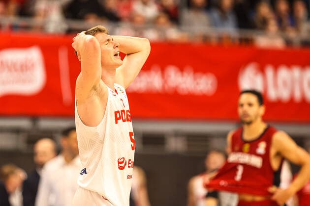 Basketball, WM Quali, Polen - Deutschland 28.11.2021 LUBLIN, HALA GLOBUS?KOSZYKOWKA (BASKETBALL) , KWALIFIKACJE MISTRZOSTW SWIATA FIBA ( FIBA WORLD CUP QUALIFICATION ) MECZ POLSKA - NIEMCY ( GAME POLAND - GERMANY )?NZ MICHAL KOLENDA POLSKA SMUTEK PORAZKA?FOTO LUKASZ GROCHALA CYFRASPORT NEWSPIX.PL --- Newspix.pl  20211128CSLG0046