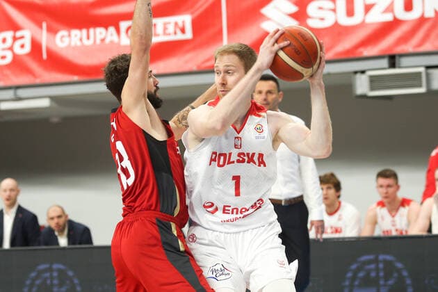 Basketball, WM Quali, Polen - Deutschland 2021.11.28 Lublin Koszykowka Kwalifikacje do Mistrzostw Swiata 2023 Polska - Niemcy N z Bennet Hundt Jaroslaw Zyskowski Foto Wojciech Szubartowski Press Focus 2021.11.28 Lublin FIBA Basketball World Cup 2023 European Qualifiers Poland - Germany Bennet Hundt Jaroslaw Zyskowski Credit: Wojciech Szubartowski Press Focus NEWSPIX.PL --- Newspix.pl  20211128PF_WS002
