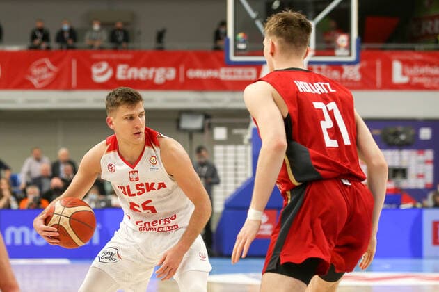 Basketball, WM Quali, Polen - Deutschland 2021.11.28 Lublin Koszykowka Kwalifikacje do Mistrzostw Swiata 2023 Polska - Niemcy N z Jakub Schenk Justus Hollatz Foto Wojciech Szubartowski Press Focus 2021.11.28 Lublin FIBA Basketball World Cup 2023 European Qualifiers Poland - Germany Jakub Schenk Justus Hollatz Credit: Wojciech Szubartowski Press Focus NEWSPIX.PL --- Newspix.pl  20211128PF_WS007