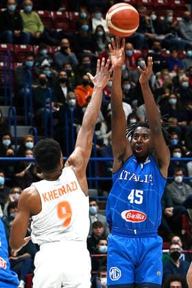 Basketball, WM Quali, Italien - Niederlande Db Milano 29 11 2021 - qualificazioni Mondiali 2023 di basket Italia-Olanda foto Daniele Buffa Image nella foto: Nicola Akele-Mohamed Kherrazi 