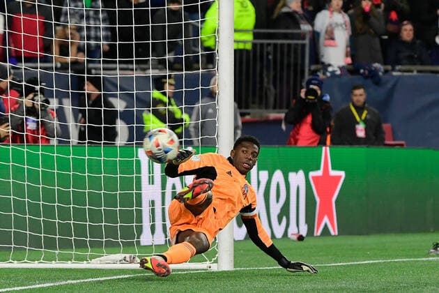 November 30, 2021: New York City FC goalkeeper Sean Johnson (1) during the shootout at the Audi 2021 MLS, Fussball Herren, USA Cup Playoffs, Eastern Conference Semifinal Round between New York City FC and the New England Revolution held at Gillette Stadium in Foxborough Massachusetts. New York FC eliminated the Revolution in a shootout 3-2. CSM Foxborough USA - ZUMAc04_ 20211130_zaf_c04_058 Copyright: xEricxCanhax