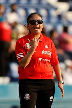 Mexico s coach, Monica Vergara, shouts instructions to her players against Canada, during a friendly preparation match between Mexico and Canada, played at the Ciudad de los Deportes Stadium, in Mexico City, Mexico, 30 November 2021. Mexico - Canada !ACHTUNG: NUR REDAKTIONELLE NUTZUNG!  Copyright: xJosexMendezx AME1797 20211130-effa368b154a770467b1909bf8f2c46b68bcedb6