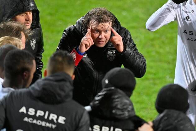 Bilder des Jahres 2021, Sport 12 Dezember Sport Themen der Woche KW48 Sport Bilder des Tages EUPEN, BELGIUM - DECEMBER 1 : Stefan Kramer head coach of KAS Eupen during the Croky Cup 1 8 final match between KAS Eupen and SV Zulte Waregem at the Kehrweg Stadion on December 01, 2021 in Eupen, Belgium, 1 12 21 ( KAS Eupen v SV Zulte Waregem - Croky Cup PhotoNews Panoramic 
