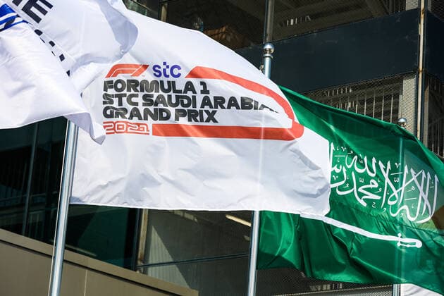 flag, drapeau illustration during the Formula 1 stc Saudi Arabian Grand Prix 2021, 21th round of the 2021 FIA Formula One World Championship, WM, Weltmeisterschaft from December 3 to 5, 2021 on the Jeddah Corniche Circuit, in Jeddah, Saudi Arabia - F1 - SAUDI ARABIAN GRAND PRIX 2021 DPPI Panoramic  00121043_AV6_9994