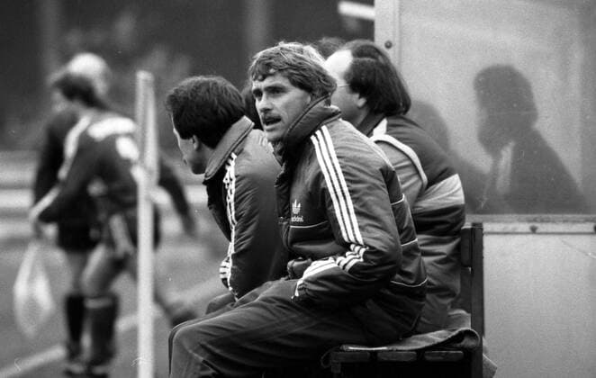 02.11.86 VfB Stuttgart II - SV 98 Schwetzingen Deutschland, Stuttgart, 02.11.1986, Fussball, Amateure, VfB Stuttgart II - SV 98 Schwetzingen: Ralf Rangnick (Trainer VfB Stuttgart II). *** 02 11 86 VfB Stuttgart II SV 98 Schwetzingen Germany, Stuttgart, 02 11 1986, football, amateurs, VfB Stuttgart II SV 98 Schwetzingen Ralf Rangnick coach VfB Stuttgart II