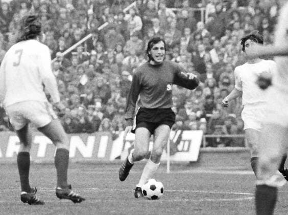 Aus 1. BL Saison 1972 73 Hannover 96 - 1. FC Köln 0:0 am 14.10.1972 im Niedersachsenstadion. Im Foto: Han96 Spieler st Rolf Kaemmer *** From 1 BL season 1972 73 Hannover 96 1 FC Köln 0 0 on 14 10 1972 in the Niedersachsenstadion In the photo Han96 player st Rolf Kaemmer
