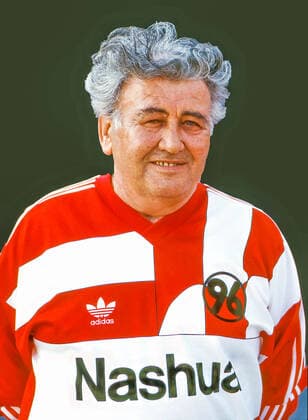 Hans Heyer, Zeugwart bei Hannover 96 - hier in der Serie 1991 92. *** Hans Heyer, gear man at Hannover 96 here in the series 1991 92