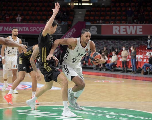 02.12.2021, xemx, Basketball EuroLeague, FC Bayern Muenchen - LCLC ASVEL Vileurbanne emspor, v.l. Vladimir Lucic (FC Bayern Basketball), William Howard (LCLC ASVEL Vileurbanne) Muenchen
