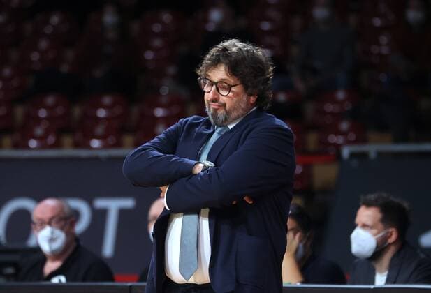 Enttaeuschung . . . Bayerns - Head Coach Andrea TRINCHIERI. Basketball, FC Bayern - Villeurbanne, am 2.12.2021, Basketball Euroleague, FC Bayern Basketball - LDLC ASVEL Villeurbanne, Saison 2021-2022 in Muenchen, A U D I D O M E, Deutschland. Quelle Copyright Credit : Oryk HAIST