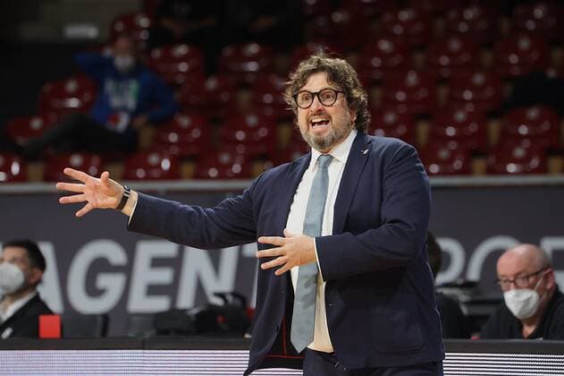 Bayerns - Head Coach Andrea TRINCHIERI. Basketball, FC Bayern - Villeurbanne, am 2.12.2021, Basketball Euroleague, FC Bayern Basketball - LDLC ASVEL Villeurbanne, Saison 2021-2022 in Muenchen, A U D I D O M E, Deutschland. Quelle Copyright Credit : Oryk HAIST