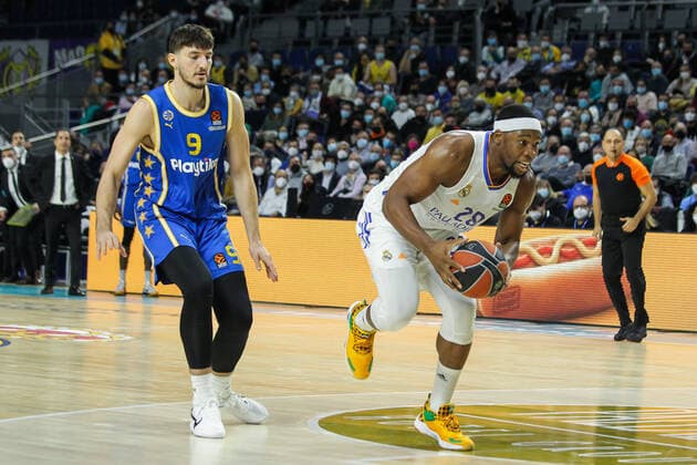 December 2, 2021, MADRID, MADRID, SPAIN: Roman Sorkin of Maccabi Tel Aviv and Guerschon Yabusele of Real Madrid in action during Turkish Airlines EuroLeague basketball match played between Real Madrid and Maccabi Tel Aviv at Wizink Center on December 2, 2021, in Madrid, Spain. MADRID SPAIN - ZUMAa181 20211202_zaa_a181_121 Copyright: xIrinaxR.xHipolitox