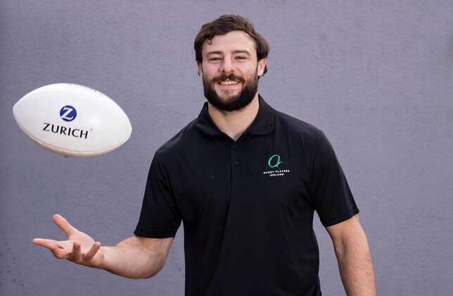 Rugby, Fotoshooting mit Player of the Year Award Gewinner Robbie Henshaw und Dorothy Wall *UNDER STRICT EMBARGO UNTIL FRIDAY DECEMBER 3RD AT 15:00PM* EDITORIAL USE ONLY 2021 Zurich Men™s & Women s Players™ Player of the Year Award Winners Announced 3 12 2021 Pictured is Robbie Henshaw who today was announced at the winner of the 2021 Zurich Men™s Players™ Player of the Year Award. Henshaw™s form last season saw him nominated for the Six Nations Player of the Tournament, while he was also a central feature of the Lions tour to South Africa in the summer. He wins the award ahead of Connacht™s Tom Daly and his fellow Lions tourists Tadhg Beirne and Iain Henderson. Robbie Henshaw 3 12 2021  Copyright: x INPHO TommyxDicksonx B48I9863
