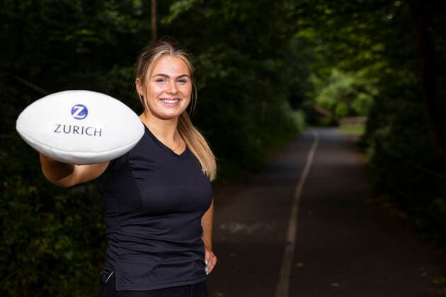 Rugby, Fotoshooting mit Player of the Year Award Gewinner Robbie Henshaw und Dorothy Wall *UNDER STRICT EMBARGO UNTIL FRIDAY DECEMBER 3RD AT 15:00PM* EDITORIAL USE ONLY 2021 Zurich Men™s & Women s Players™ Player of the Year Award Winners Announced 3 12 2021 Pictured is Dorothy Wall who today was announced as 2021 Zurich Women™s Players™ Player of the Year and was also named the Whoop Women™s Young Player of the Year which was being awarded for the first time. Wall wins both awards after being chosen as the standout performer in both categories by her fellow players. Wall was one of Ireland™s most impressive players as they finished third in last season™s Women™s Six Nations. Dorothy Wall 3 12 2021  Copyright: x INPHO TommyxDicksonx B48I9944