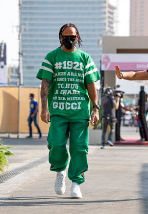 Formel 1, GP Saudi-Arabien in Dschidda, Ankunft von Lewis Hamilton 44 Lewis Hamilton (GBR, Mercedes-AMG Petronas F1 Team), F1 Grand Prix of Saudi Arabia at Jeddah Corniche Circuit on December 3, 2021 in Jeddah, Saudi Arabia. (Photo by HOCH ZWEI) Jeddah Saudi Arabia