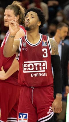 03.12.2021, xsltx, Basketball BBL Bundesliga, Giessen 46ers - ratiopharm ulm emspor, v.l. Brayon Blake - Small Forward (Jobstairs Gießen 46ers) (DFL DFB REGULATIONS PROHIBIT ANY USE OF PHOTOGRAPHS as IMAGE SEQUENCES and or QUASI-VIDEO) Giessen