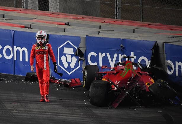 Formel 1 Großer Preis von Saudi-Arabien 03.12.2021, Jeddah Corniche Circuit, Dschidda, Formel 1 Großer Preis von Saudi-Arabien ,im Bild Unfall von Charles Leclerc (MCO), Scuderia Ferrari Mission Winnow